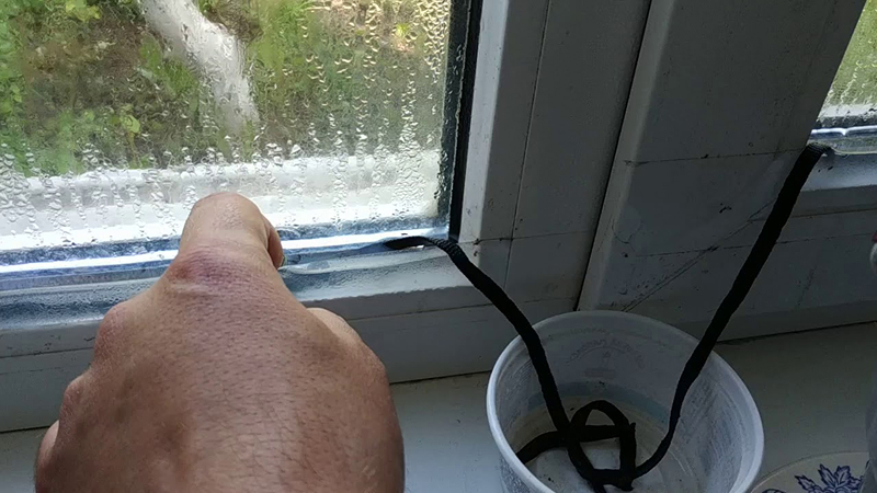 Вода от конденсата скапливается в нижней части рамы